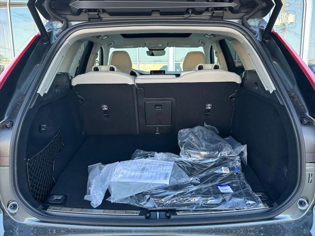 2026 Volvo XC60 Plug-In Hybrid Ultra, T8 AWD Electric/Gasoline, Dark
