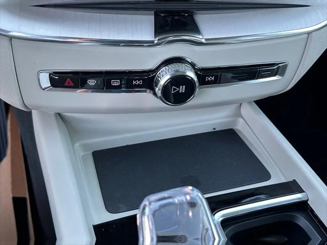 2026 Volvo XC60 Plug-In Hybrid Ultra, T8 AWD Electric/Gasoline, Dark
