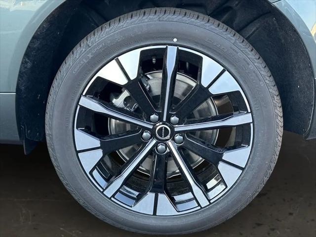 2026 Volvo XC60 Plug-In Hybrid Ultra, T8 AWD Electric/Gasoline, Dark