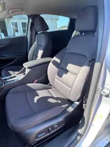 2022 Chevrolet Malibu FWD LT