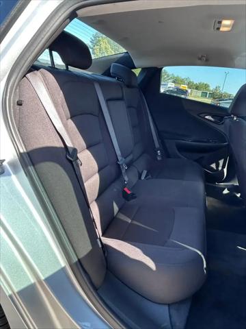2022 Chevrolet Malibu FWD LT