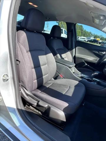 2022 Chevrolet Malibu FWD LT