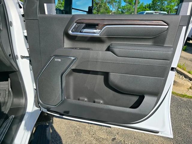 2026 GMC Sierra 3500HD Crew Cab, Long Bed, SLT Dual Rear Wheel, 4WD