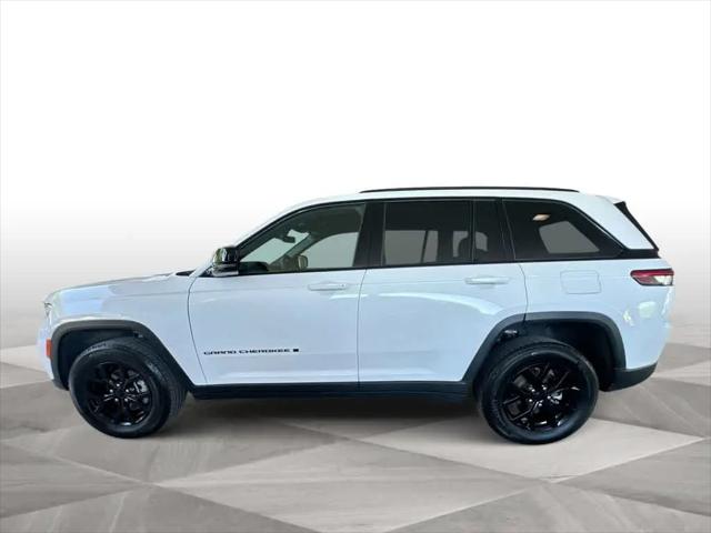 2025 Jeep Grand Cherokee Altitude 4x2
