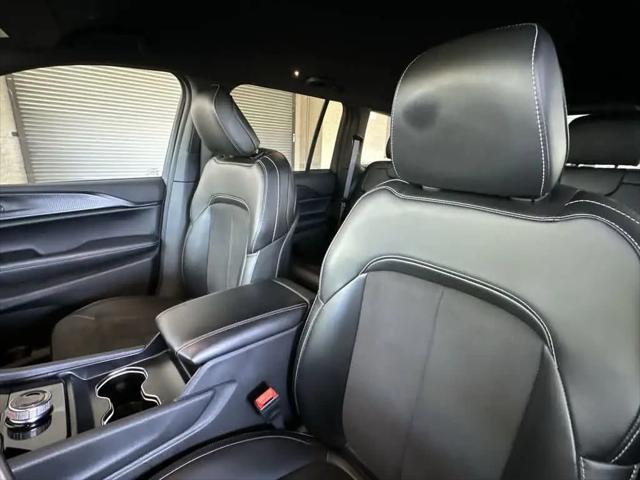 2025 Jeep Grand Cherokee Altitude 4x2
