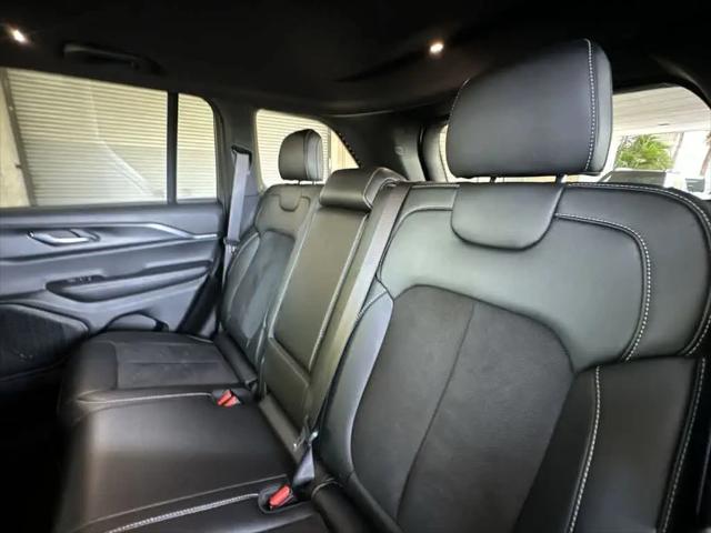 2025 Jeep Grand Cherokee Altitude 4x2