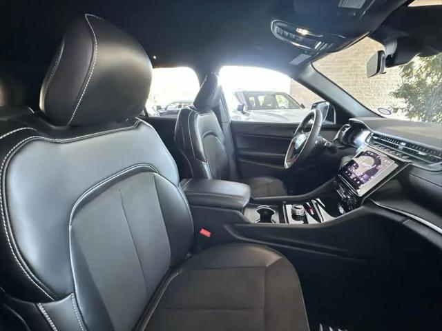 2025 Jeep Grand Cherokee Altitude 4x2