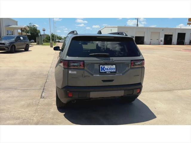 2026 Jeep Cherokee Laredo 4x4