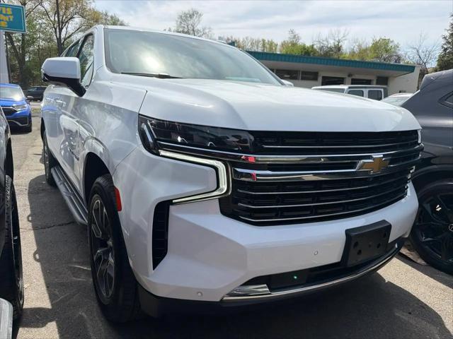 2024 Chevrolet Suburban 4WD LT