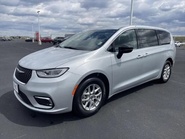 2024 Chrysler Pacifica Touring L for sale in Belle Plaine, MN