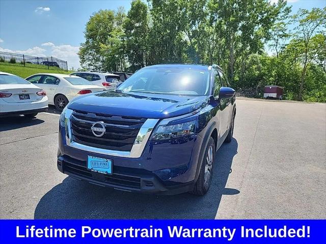 2025 Nissan Pathfinder SV FWD for sale in Dubuque, IA