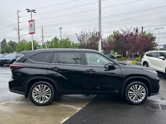 2026 Toyota Highlander Hybrid Platinum