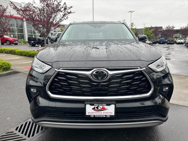 2026 Toyota Highlander Hybrid Platinum