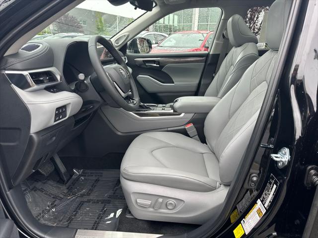 2026 Toyota Highlander Hybrid Platinum