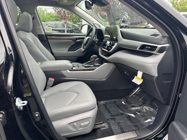2026 Toyota Highlander Hybrid Platinum