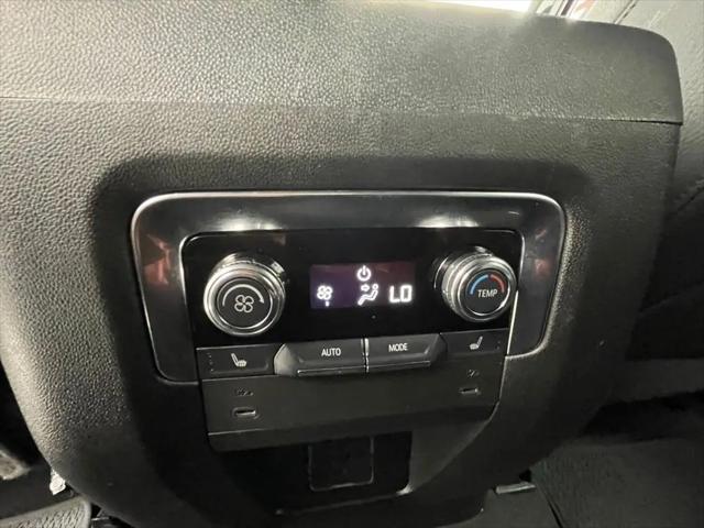 2025 GMC Yukon 4WD Denali