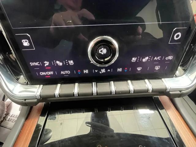 2025 GMC Yukon 4WD Denali