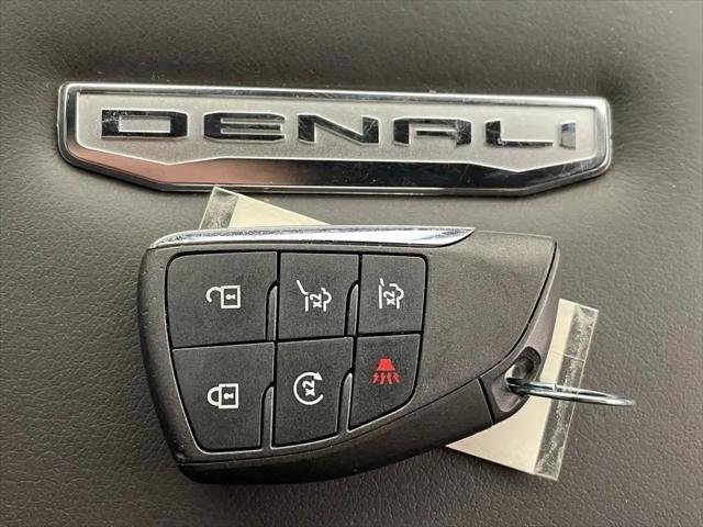 2025 GMC Yukon 4WD Denali