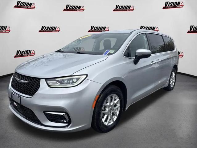 2023 Chrysler Pacifica Touring L for sale in Canandaigua, NY