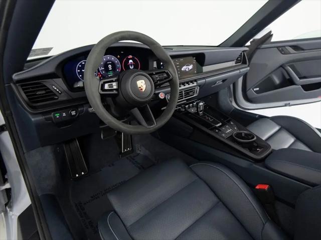 2025 Porsche 911 Carrera GTS Cabriolet
