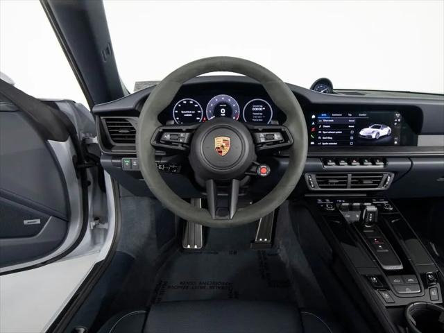 2025 Porsche 911 Carrera GTS Cabriolet