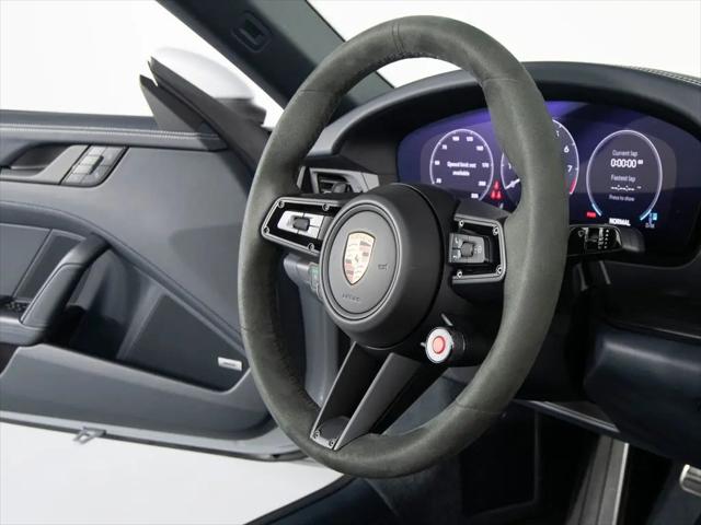 2025 Porsche 911 Carrera GTS Cabriolet