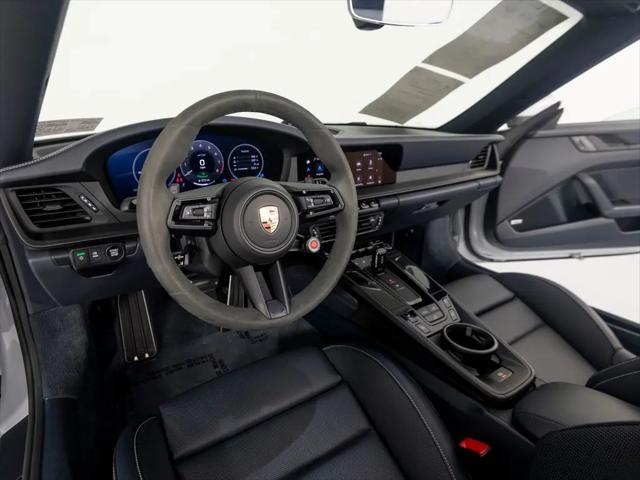2025 Porsche 911 Carrera GTS Cabriolet