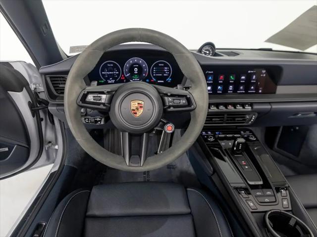 2025 Porsche 911 Carrera GTS Cabriolet