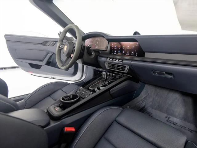 2025 Porsche 911 Carrera GTS Cabriolet