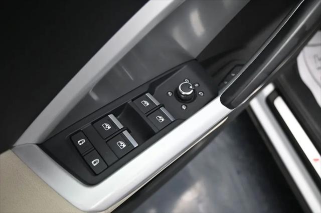 2024 Audi Q3 Premium 45 TFSI S line quattro Tiptronic