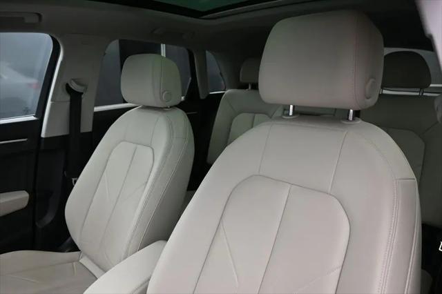 2024 Audi Q3 Premium 45 TFSI S line quattro Tiptronic