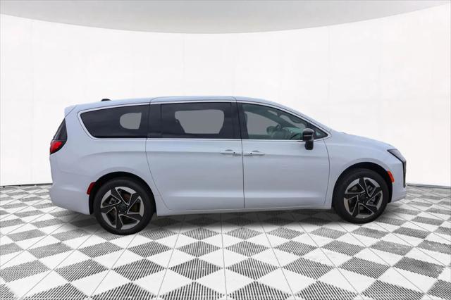 2027 Chrysler Pacifica Limited