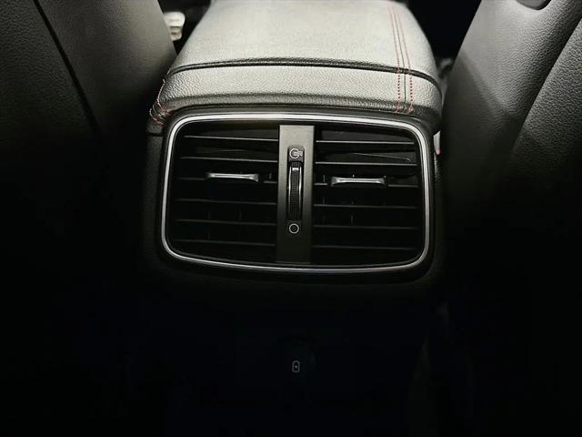 2023 Genesis G70 2.0T RWD