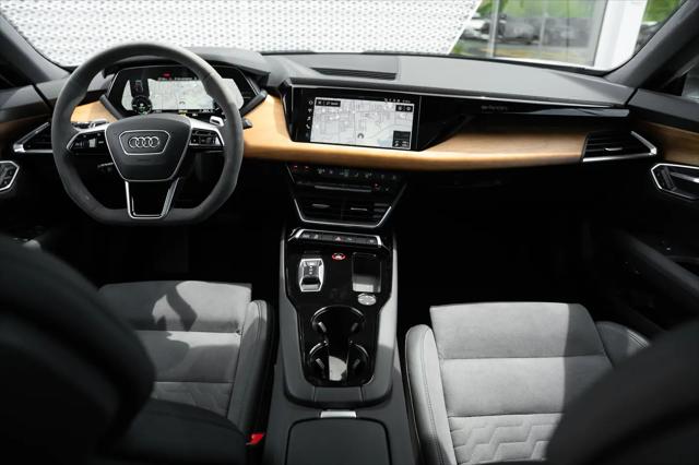 2023 Audi e-tron GT Premium Plus quattro