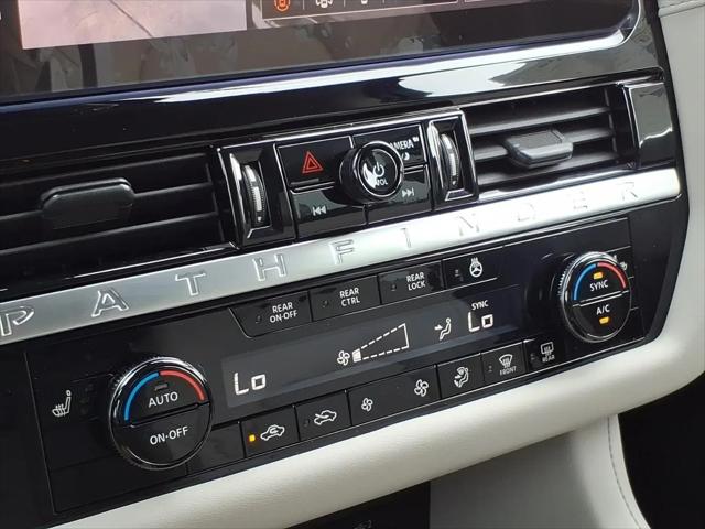 2026 Nissan Pathfinder SL
