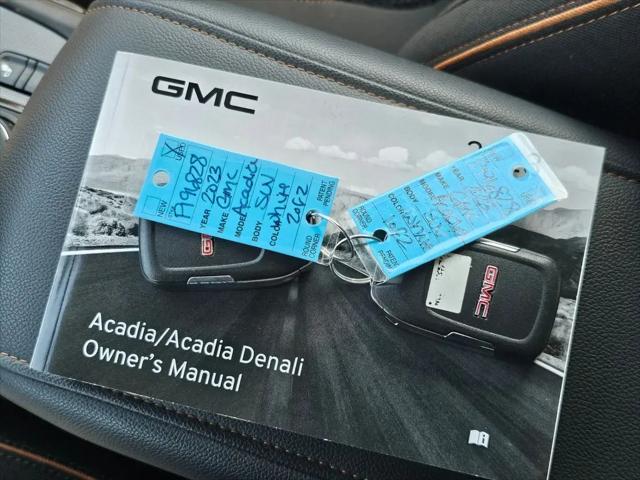 2023 GMC Acadia AWD AT4
