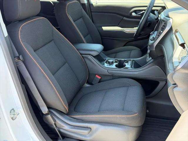 2023 GMC Acadia AWD AT4