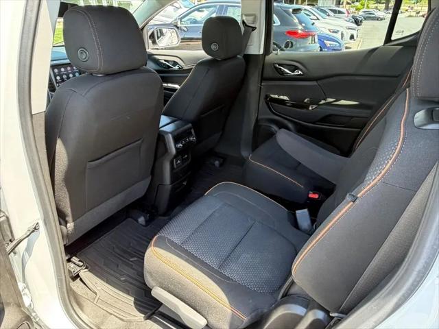 2023 GMC Acadia AWD AT4