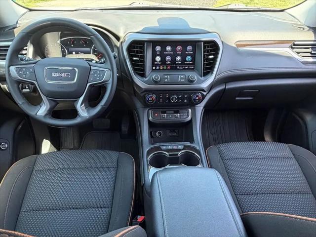 2023 GMC Acadia AWD AT4