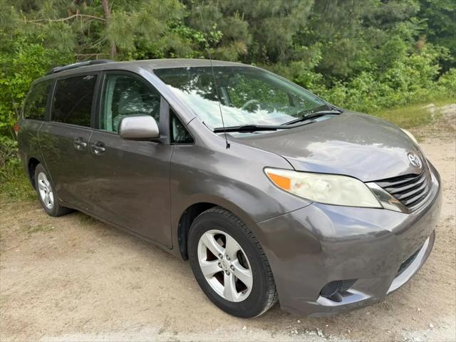 2011 Toyota Sienna LE V6
