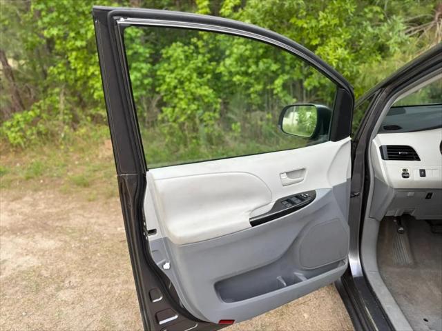 2011 Toyota Sienna LE V6