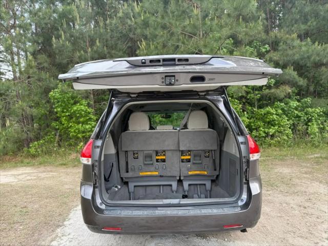 2011 Toyota Sienna LE V6