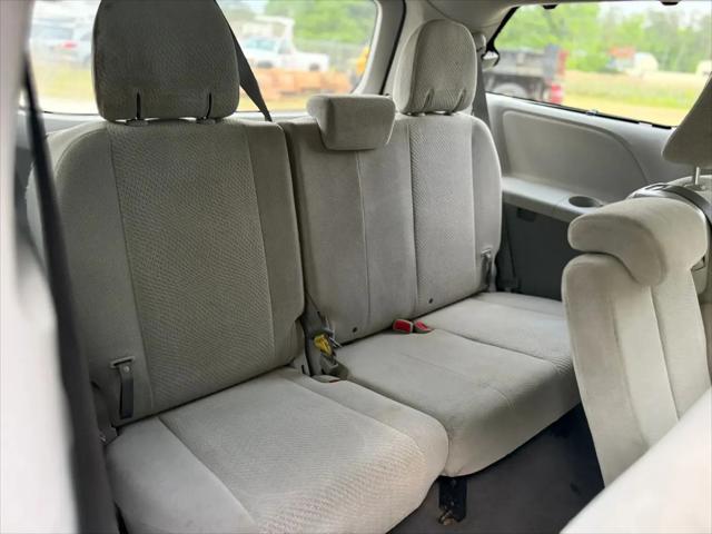 2011 Toyota Sienna LE V6