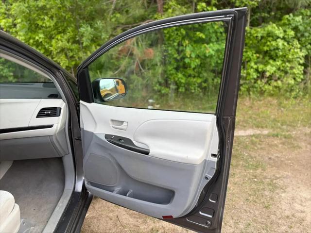 2011 Toyota Sienna LE V6