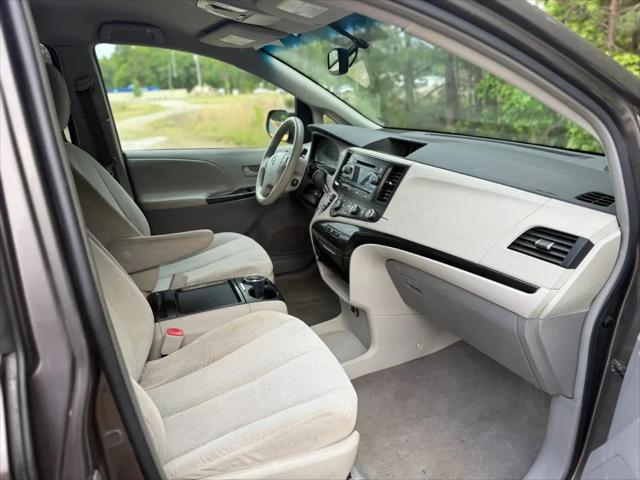 2011 Toyota Sienna LE V6