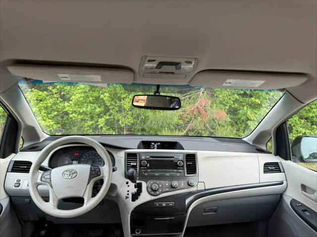 2011 Toyota Sienna LE V6