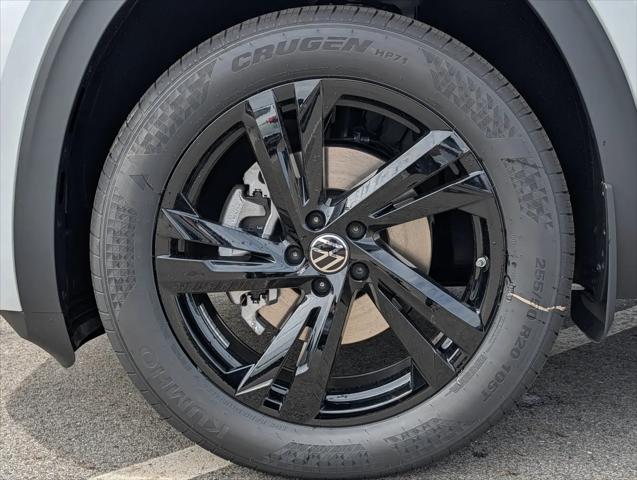2026 Volkswagen Atlas Cross Sport SEL R-Line Black
