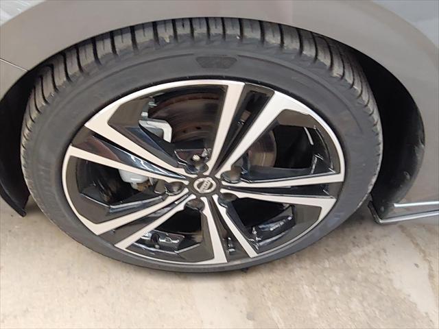 2022 Nissan Sentra SR Xtronic CVT