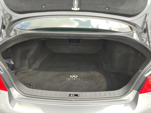 2013 INFINITI G37 x