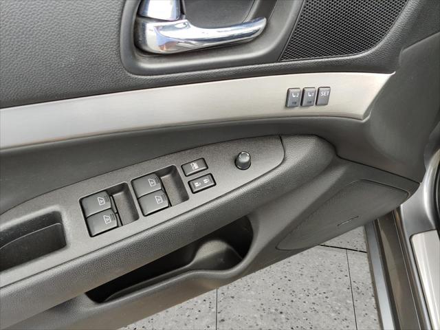 2013 INFINITI G37 x